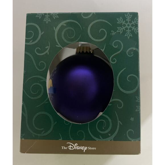 An Enchanted‎ Christmas Disney Store Winnie the Pooh Christmas Ornament - Picture 4 of 5